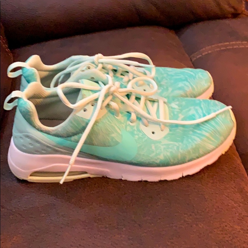 Girls 6Y Nike tennis